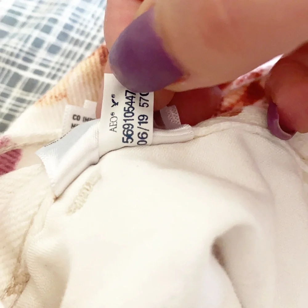 American Eagle White Floral 100% Cotton Cuffed Hem Summer Shorts - Picture 12 of 12